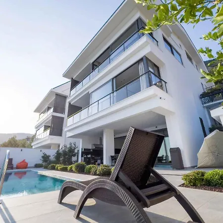 Villa Exclusive 5 Star Villa with Private Infinity Pool&Jacuzzi, White Wings Villa 1003 Alanya