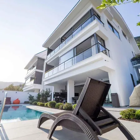 Villa Exclusive 5 Star Villa with Private Infinity Pool&Jacuzzi, White Wings Villa 1003